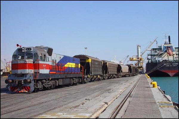 بازدید نمایندگان شرکت راه آهن حمل و نقل از بندر شهید رجایی